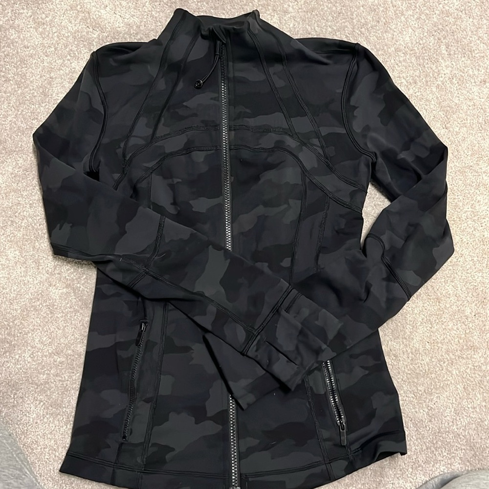 Lululemon DEFINE jacket. Fits like Small.